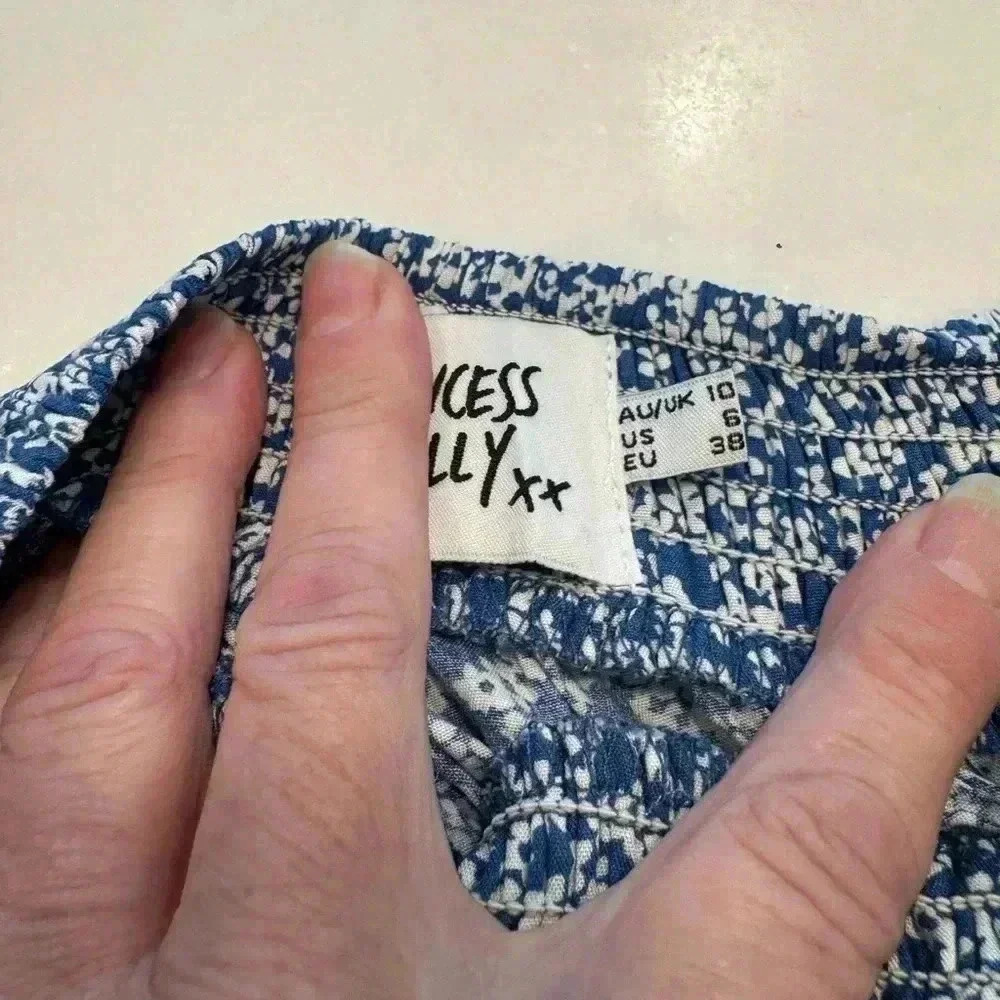 Princess Polly 2-piece set. Mini ruffle skirt short sleeve crop top size 6 - Picture 10 of 12